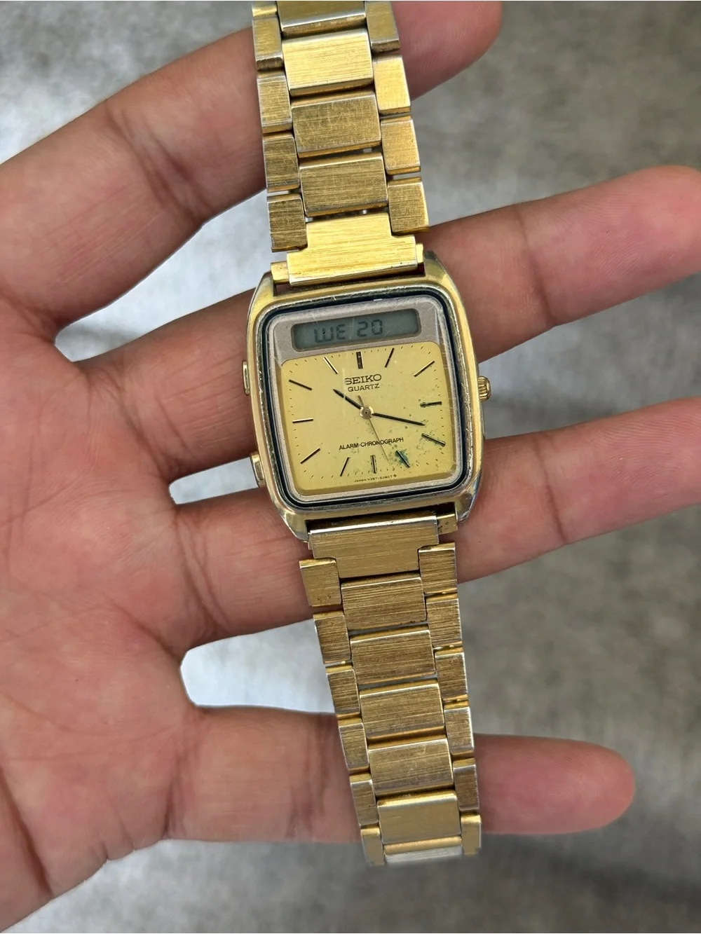 SEIKO Vintage 1980 Men’s Quartz Watch Gold Case Dial rare collectors Watch